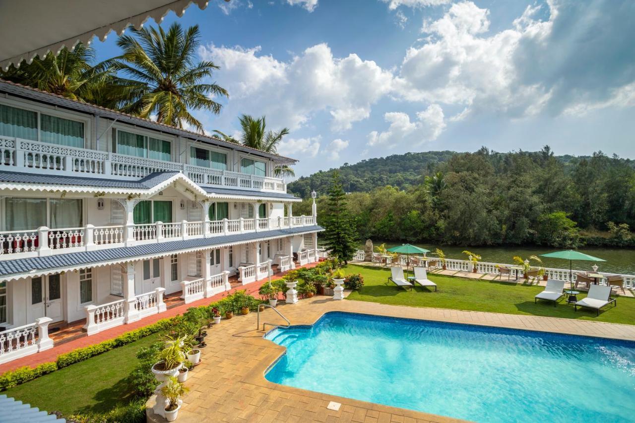 Stone Wood Riverfront Resort Siolim Exterior photo